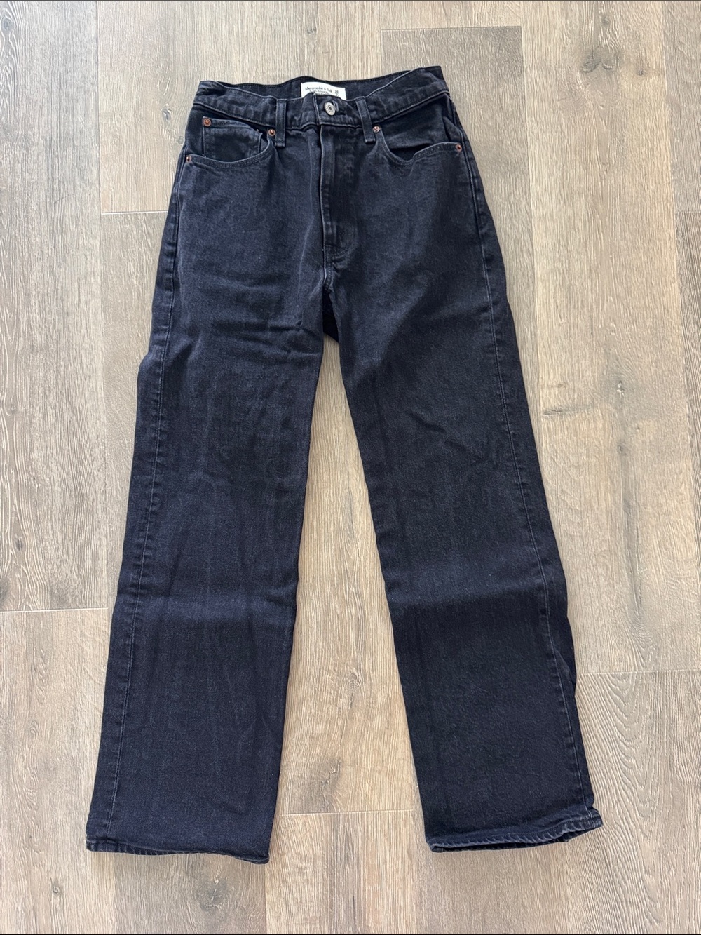 Abercrombie & Fitch Women's The 90’s High-Rise Relaxed Jeans Black 26 Short